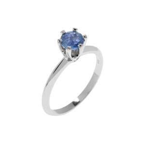 Solitaire ring 18 carat white gold with sapphire